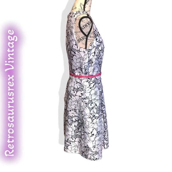 Pinup Style Dress - Picture 2 of 6